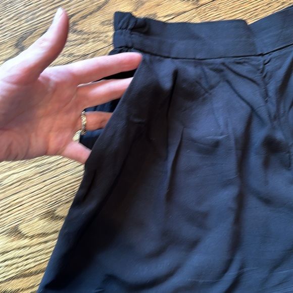 H&M shorts.  🌸 3 for $17 - Picture 2 of 3